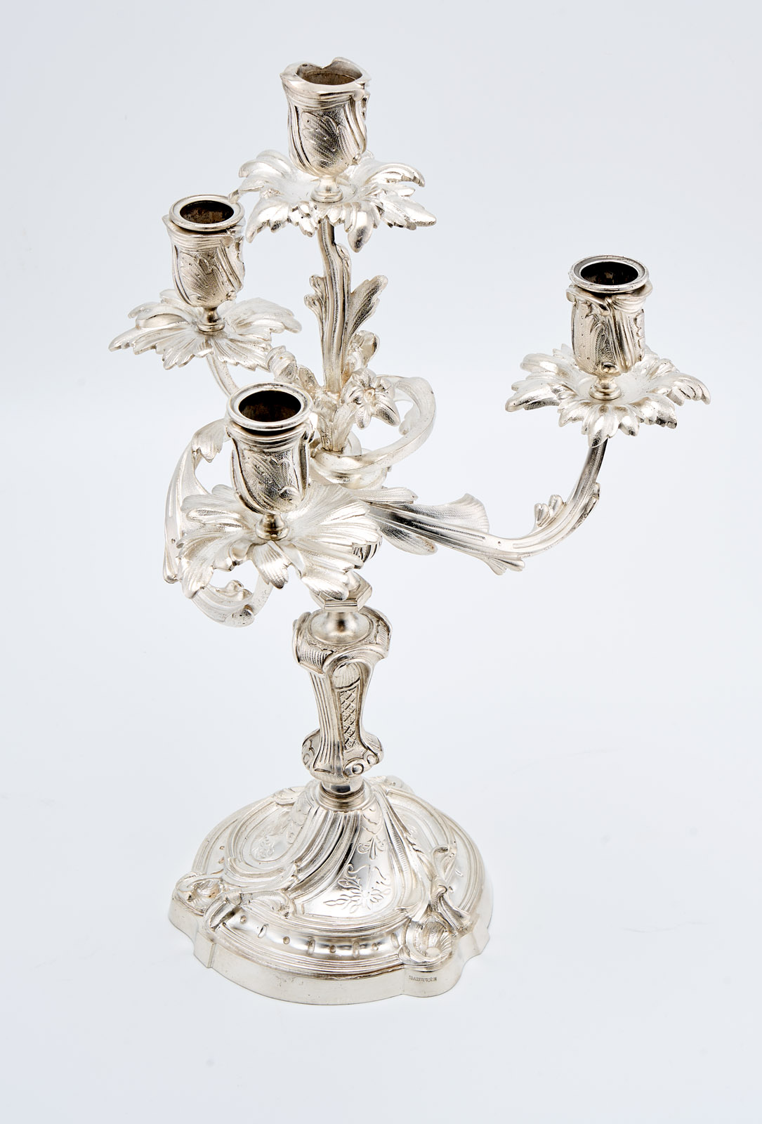 216/210 Paar 4-flamm. Leuchter, Rokoko-Stil, Alfred Daubrée 2. Hälfte 19. Jh. – Bild 3