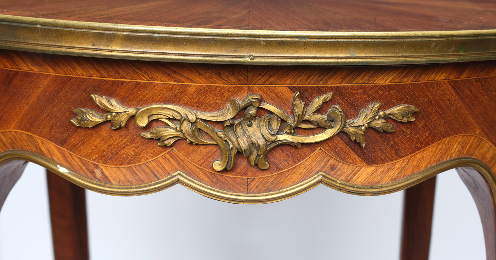 219/491 Kl. Salontisch, Louis-XV-Stil, Frankreich 20. Jh. – Bild 3
