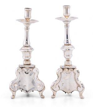 216/607 Paar kl. Altarleuchter, Barock-Stil, 20. Jh.