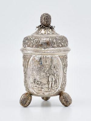 216/630 Deckelpokal, Historismus, wohl Hanau Ende 19. Jh.