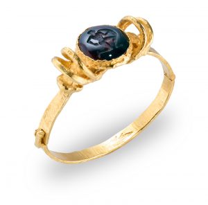 216/784 Gold-Armreif m. gr. Blutjaspis-Gemme, Juw. Weiland