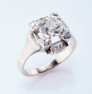 216/757 Kl. Diamant-Ring um 1910