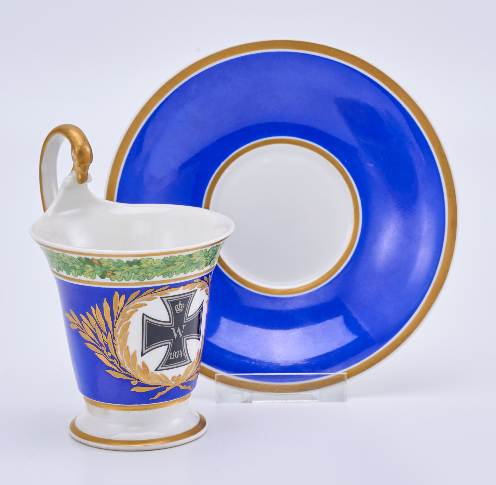 218/668 Tasse mit UT "Eisernes Kreuz", KPM Berlin 1914 - 1918. – Bild 2