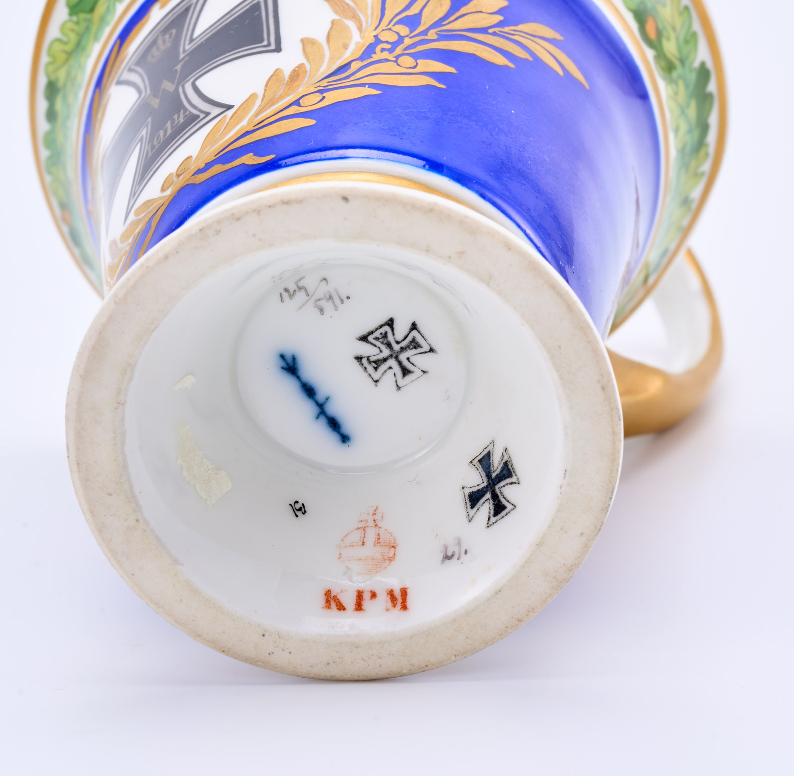 218/668 Tasse mit UT "Eisernes Kreuz", KPM Berlin 1914 - 1918. – Bild 4