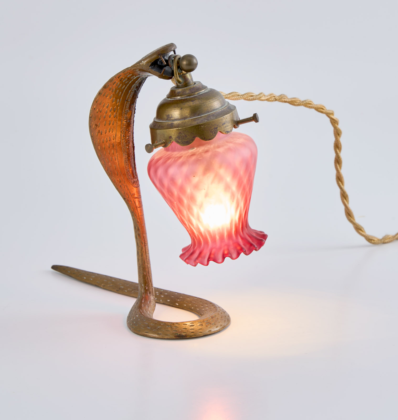 218/451 Kl. Tischlampe "Kobra", wohl Frankreich um 1900. – Bild 2