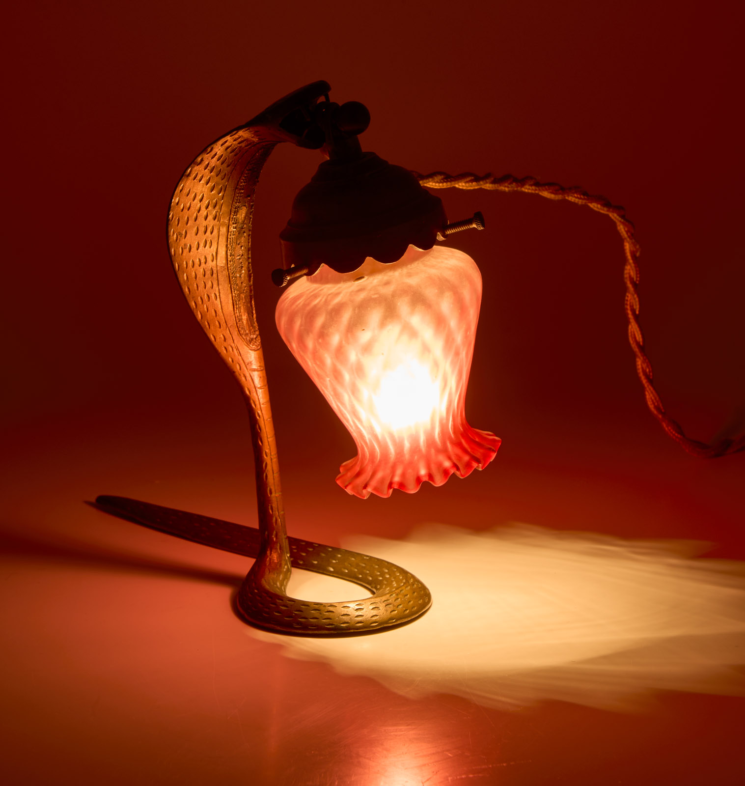218/451 Kl. Tischlampe "Kobra", wohl Frankreich um 1900. – Bild 7