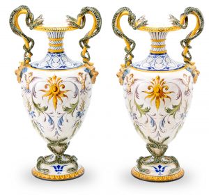 218/747 Paar Schlangenhenkel-Amphoren, Renaissance-Stil, Ginori wohl Ende 19. Jh.