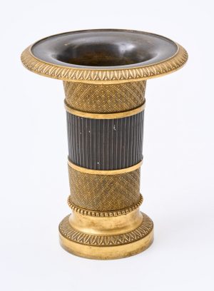 218/432 Ziervase, um 1820.