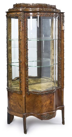 218/520 Louis-XV-Stil-Vitrine, Frankreich Anfang 20. Jh.