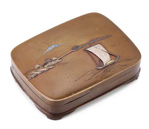 219/1065 Zigaretten-Etui, "Segelboot vor Fujiama", Meji, Japan wohl um 1900.