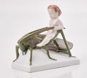 219/725 "Sommerritt"/ Putto auf Heuschrecke, Jugendstil, Rosenthal um 1910.