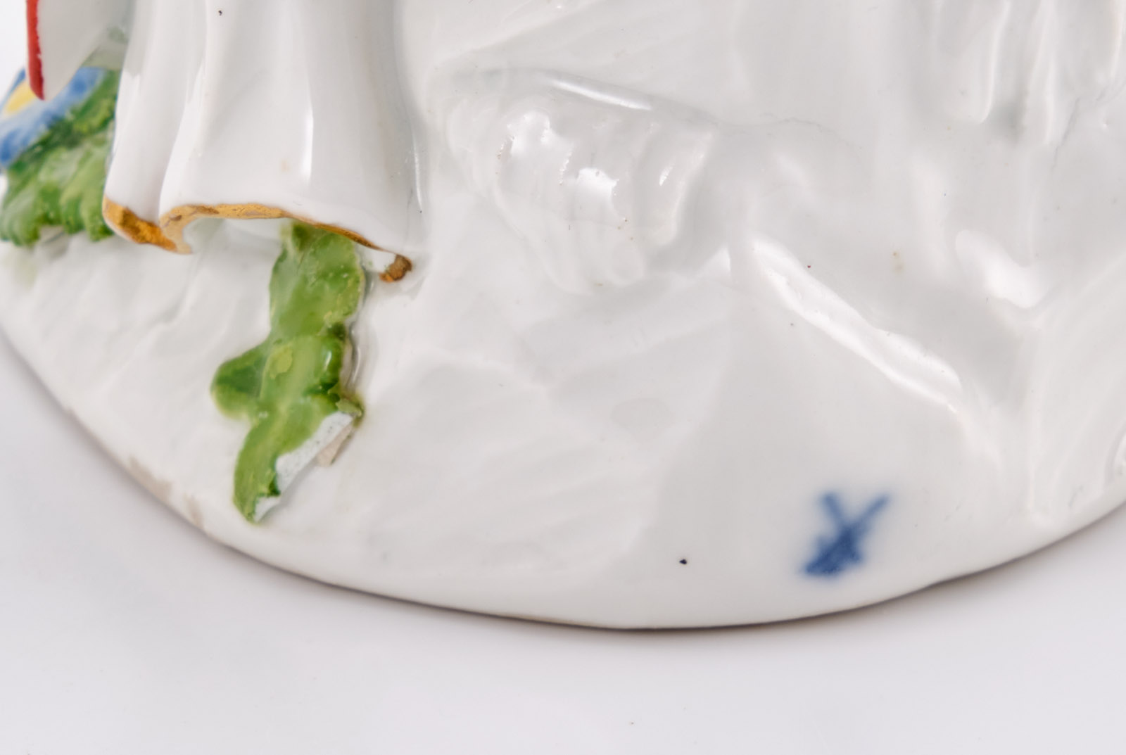 219/706 Frau mit Blumenkorb/ Steckvase, Meissen um 1750. – Bild 3