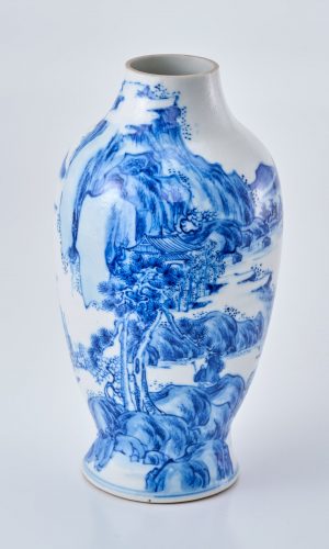 219/1073 Kl. Vase "Berglandschaft", China wohl 19. Jh.