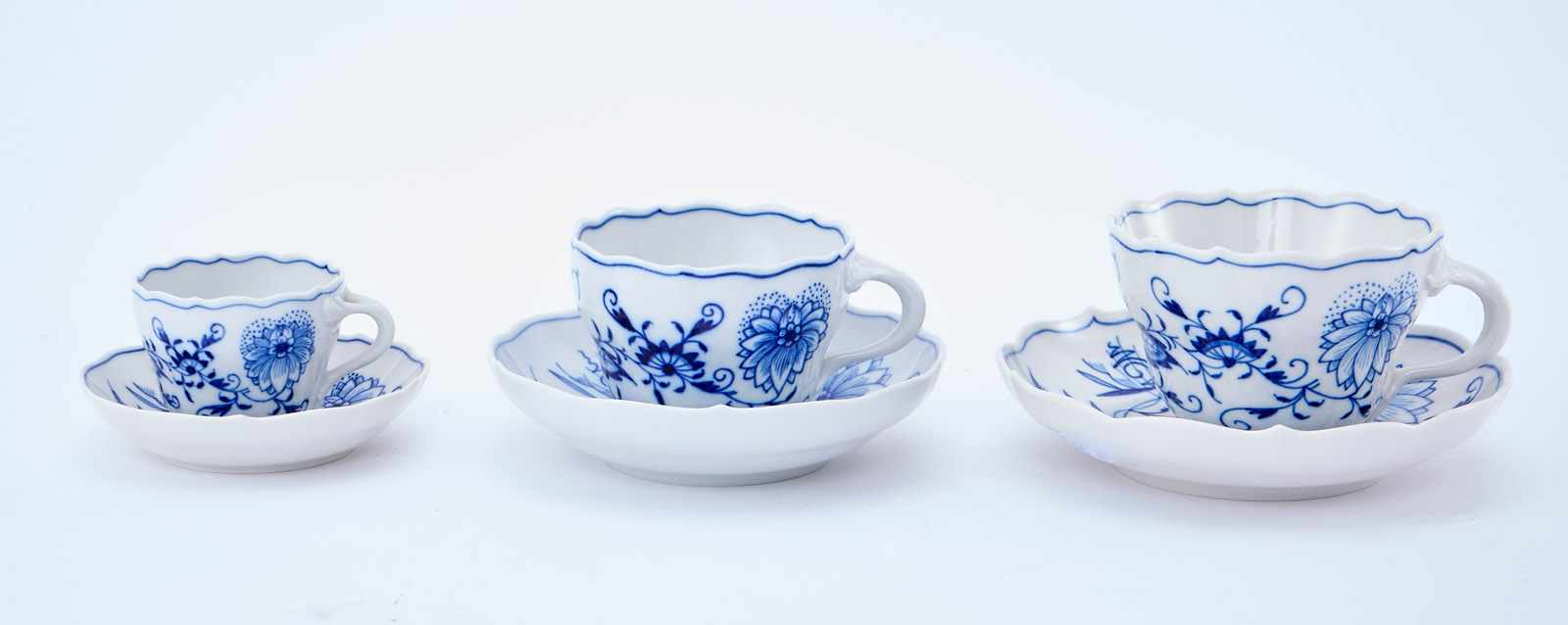 219/749 Speise-/ Kaffee-Service für mind. 6 Pers., Meissen um 1870 - 2006. – Bild 7