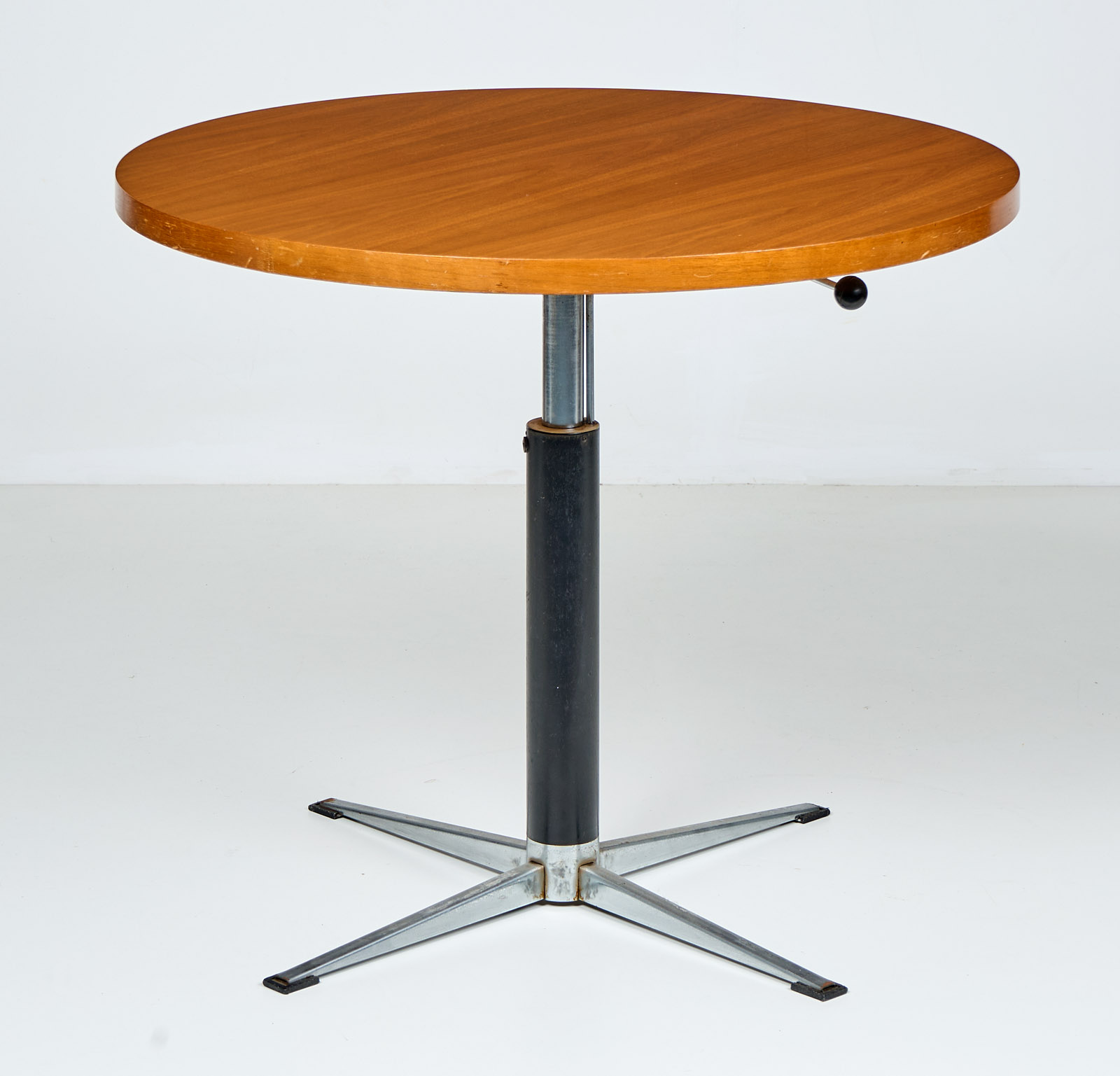 219/448 Paar Armlehnsessel im Dänischen Stil, wohl Walter Knoll um 1960 u. Couchtisch 1960-70er Jahre. – Bild 5
