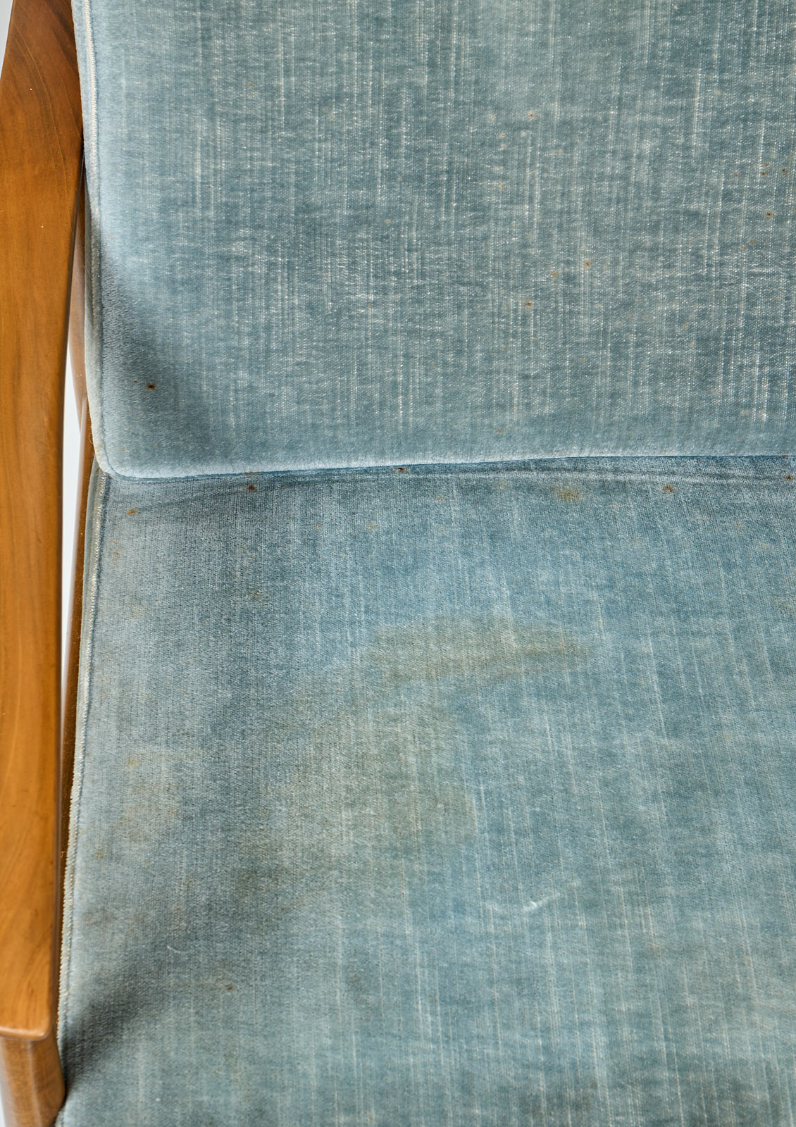 219/448 Paar Armlehnsessel im Dänischen Stil, wohl Walter Knoll um 1960 u. Couchtisch 1960-70er Jahre. – Bild 7
