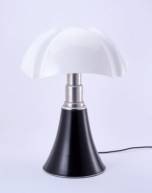 219/550 Gr. Tischlampe "Pipistrello", Entw. Gae Aulenti 1966